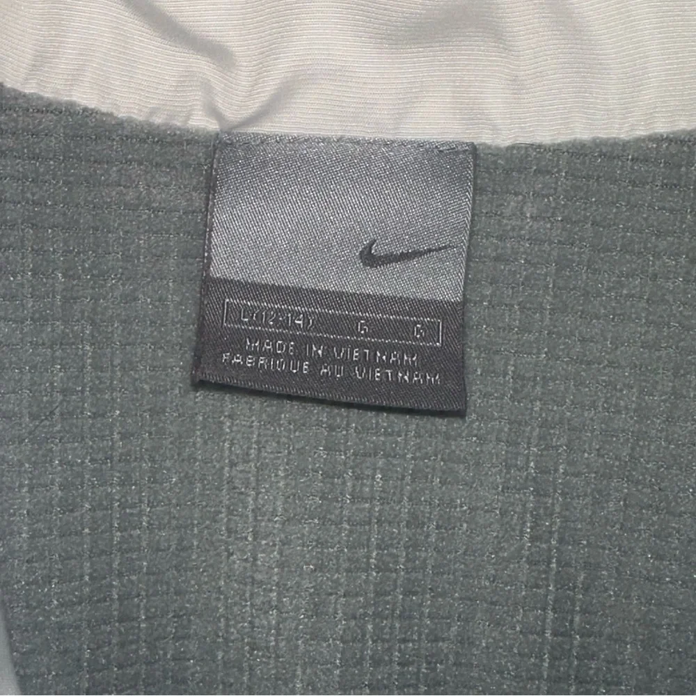 Nike‎ Button Up White Puff Jacket- Girls 12-14 & Women’s Size Xs-S
